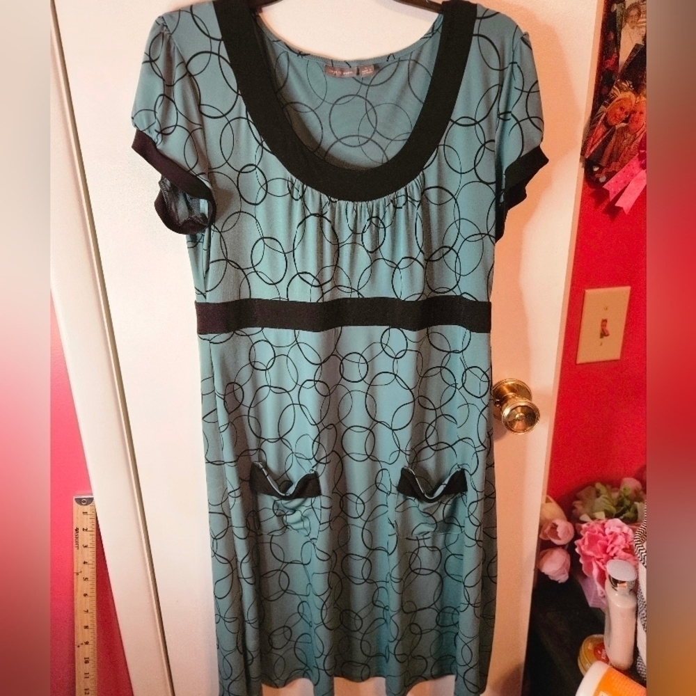 Apt 9 Stretch abstract print midi length dress